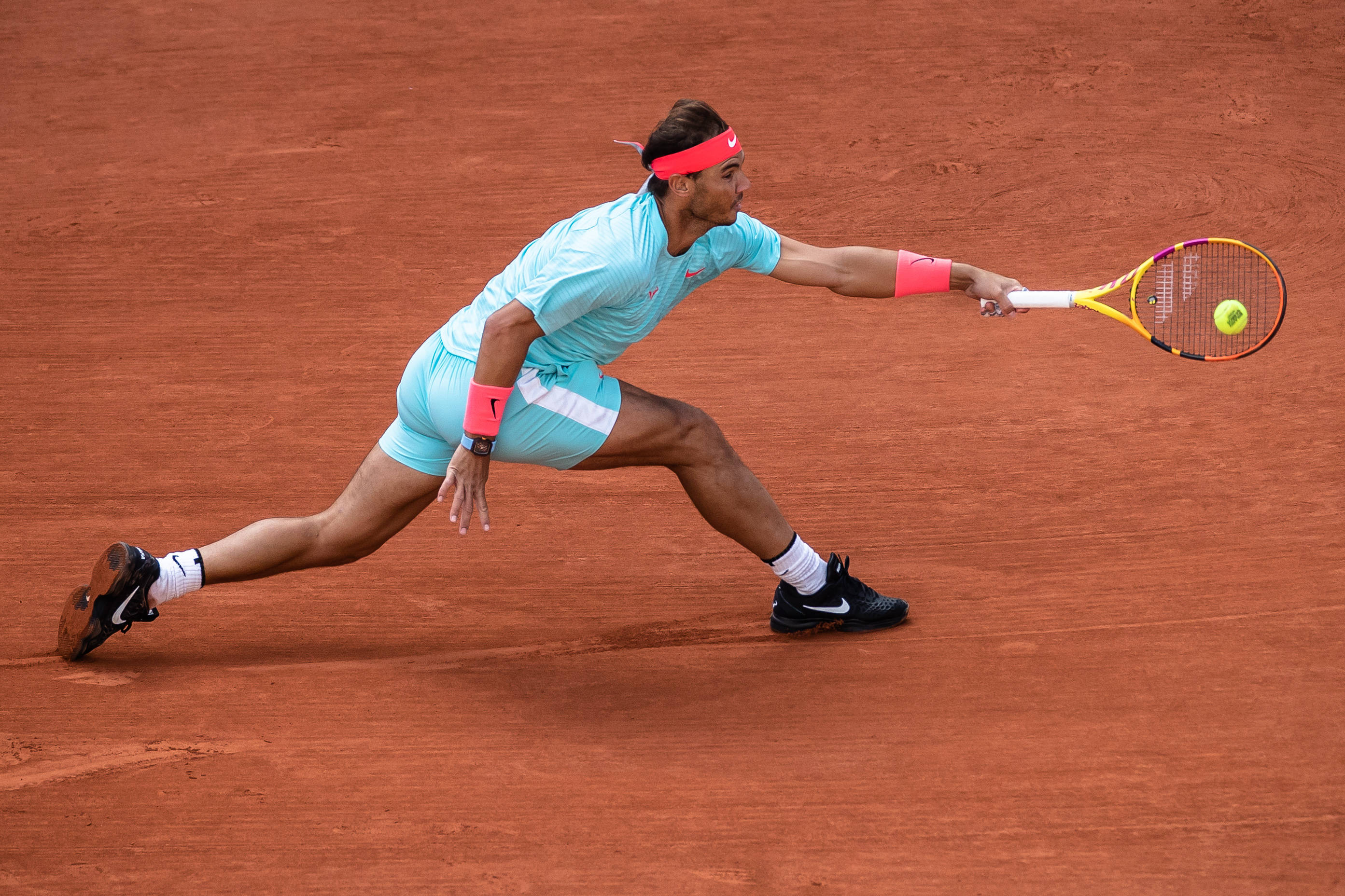 西班牙网球队绝地反击美国网球队，纳达尔惊艳世界