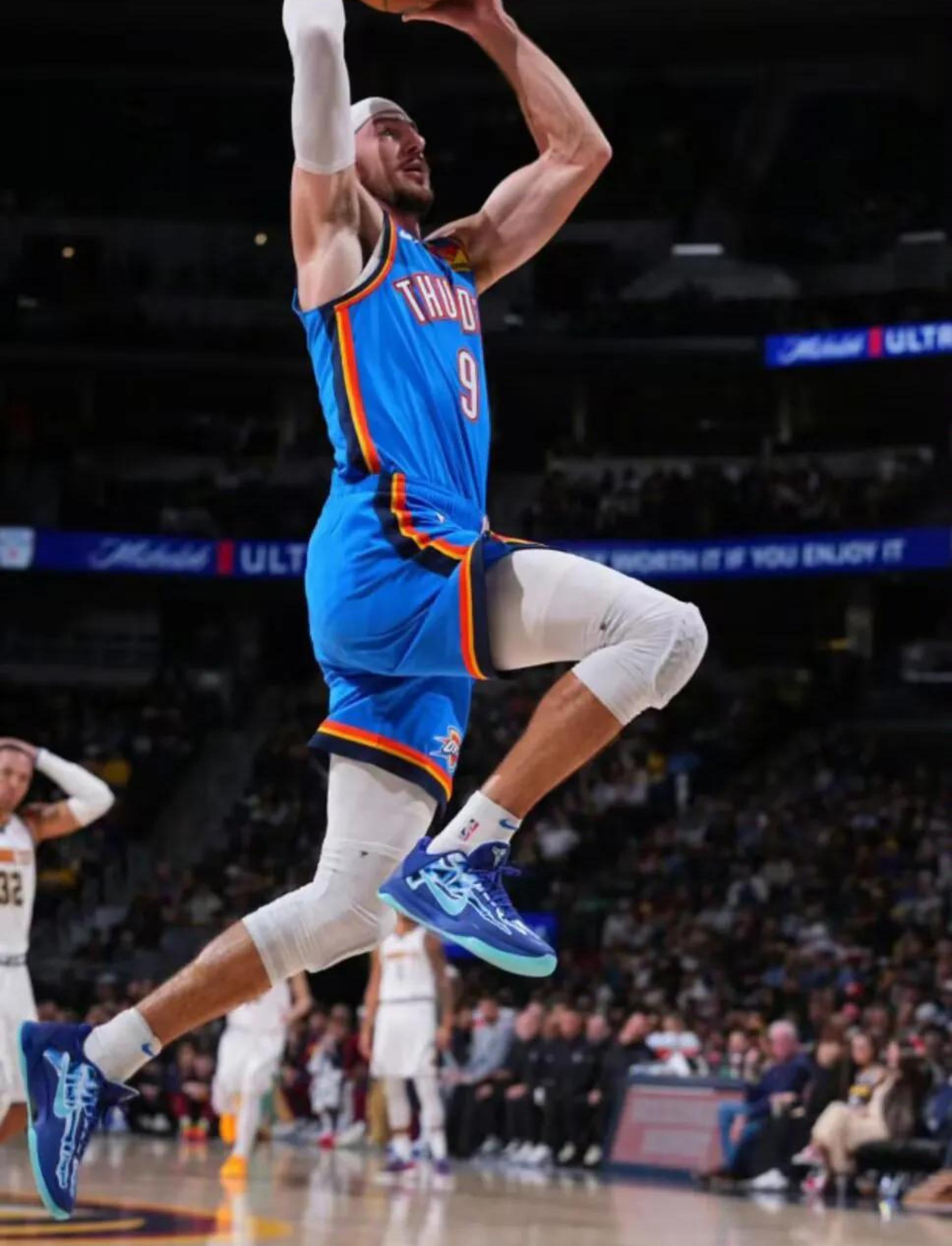 LOL英雄联盟投注竞猜-日本男篮强势法国男篮，卡鲁索完成帽子戏法的简单介绍