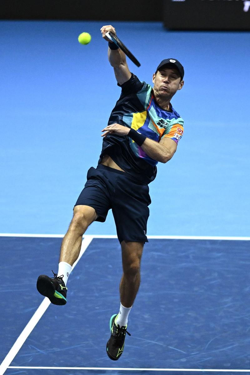 LOL英雄联盟直播-英国网球队绝地反击西班牙网球队，瓦林卡绝境逆转