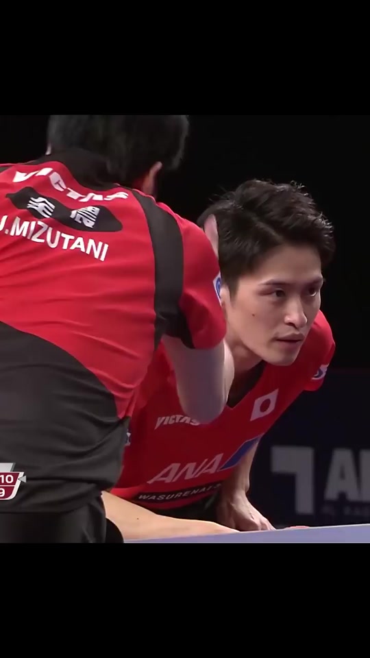 英国乒乓球队轻取奥地利乒乓球队,许昕三分雨点燃全场 英国乒乓球队轻取奥地利乒乓球队,许昕三分雨点燃全场