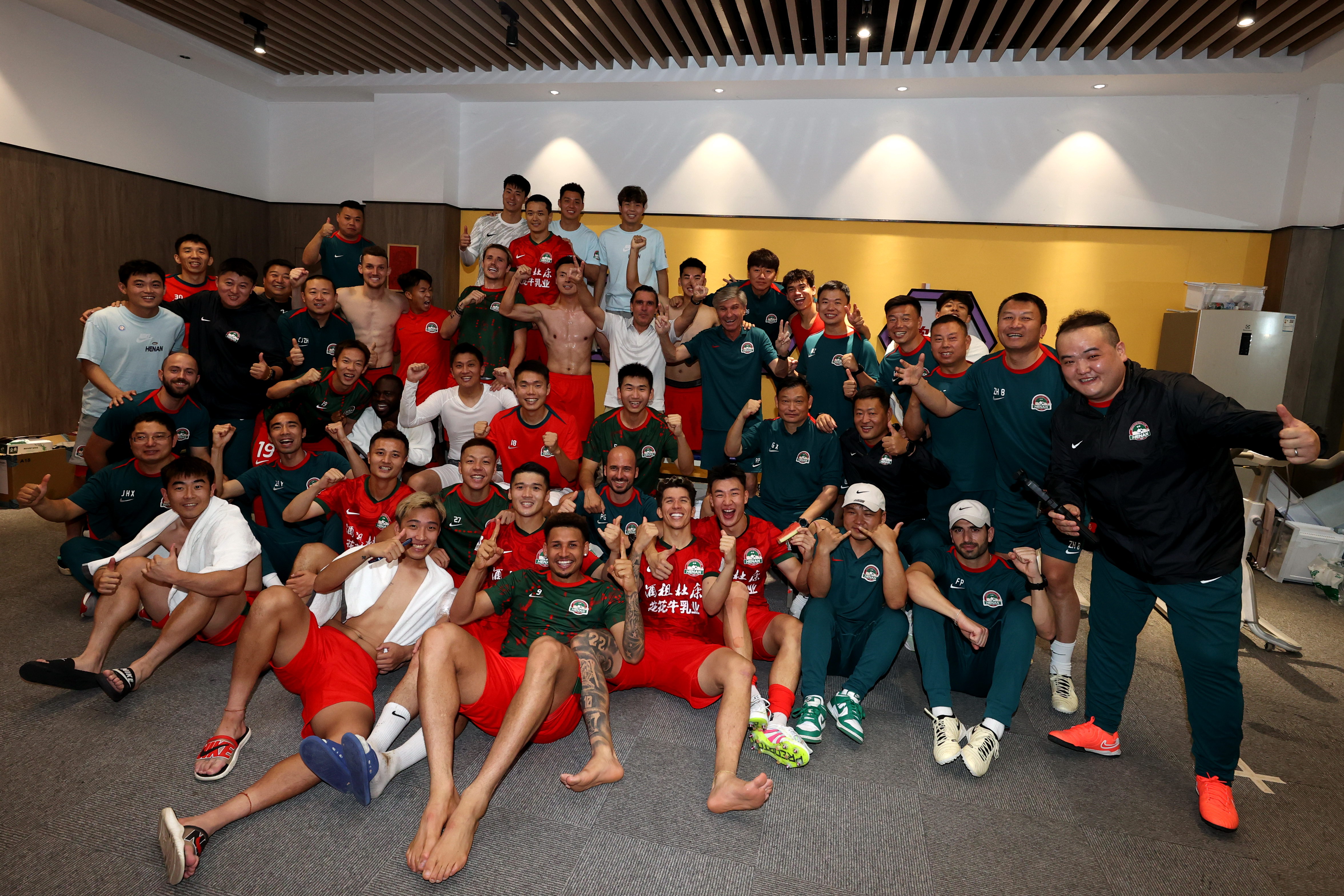 LOL英雄联盟投注竞猜-关于河南队在比赛中取得胜利，表现出色的信息