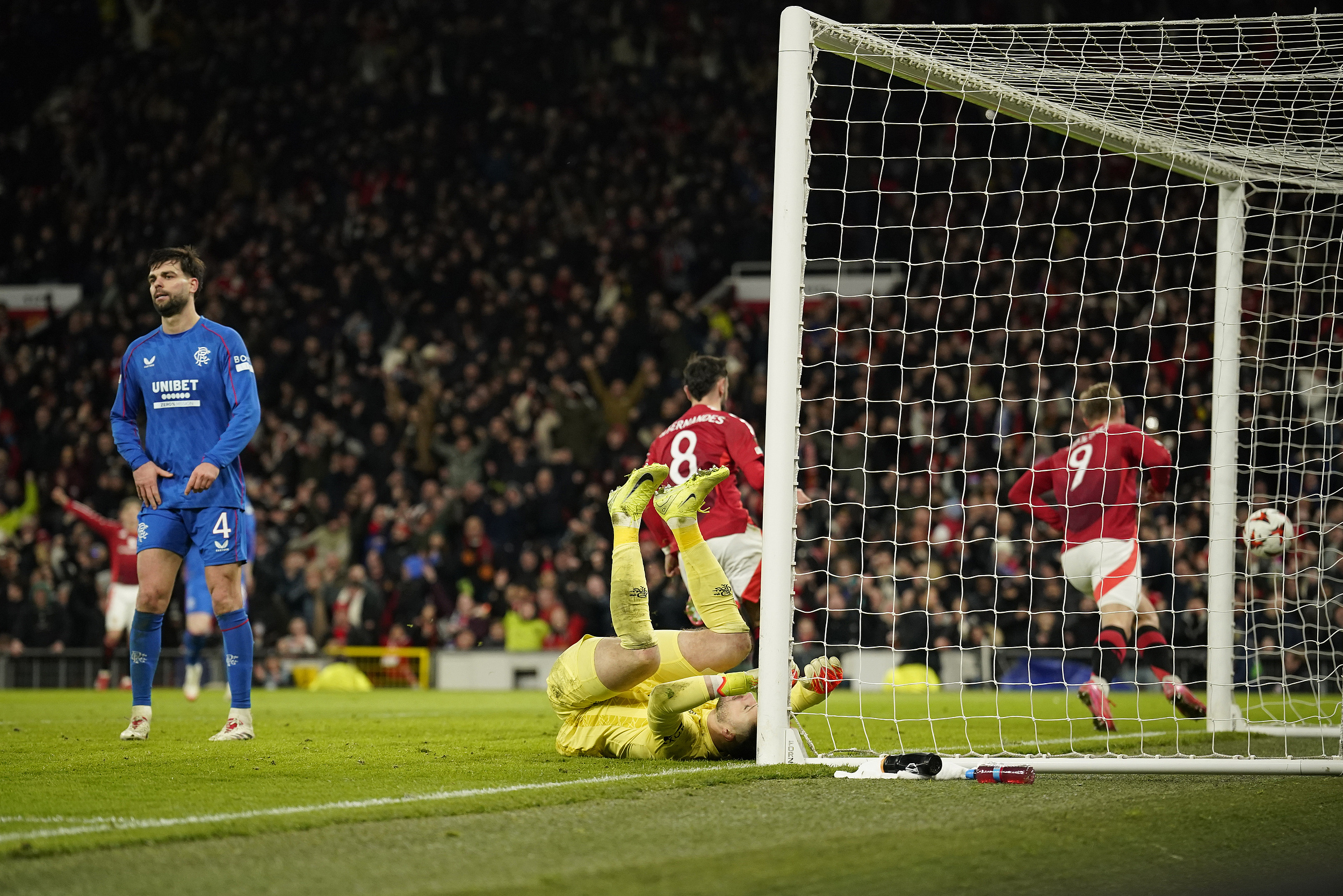 沃特福德门将神勇扑救,帮助球队战平强敌的简单介绍 沃特福德门将神勇扑救,帮助球队战平强敌的简单介绍