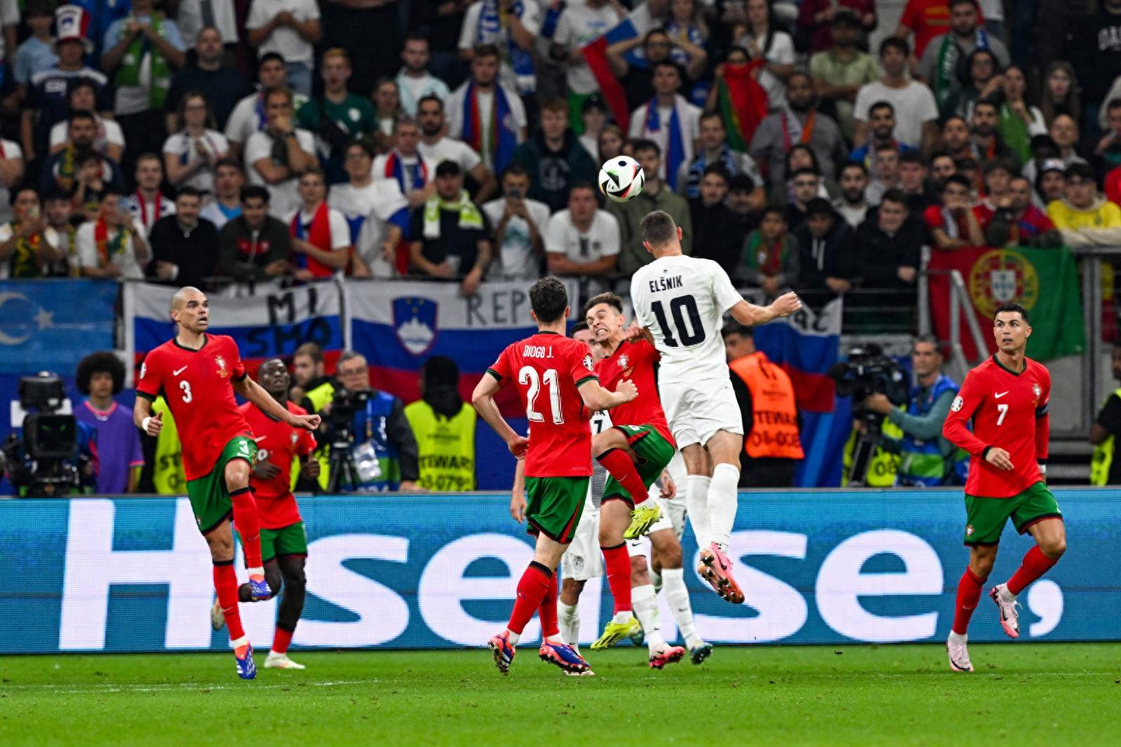 克罗地亚险胜斯洛伐克,成功晋级欧洲杯的简单介绍 克罗地亚险胜斯洛伐克,成功晋级欧洲杯的简单介绍