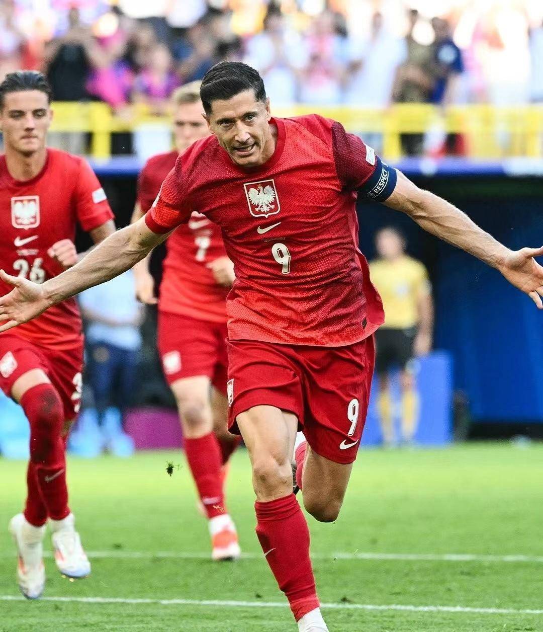 关于波兰国家队逼平对手,小组出线形势不明朗的信息 关于波兰国家队逼平对手,小组出线形势不明朗的信息