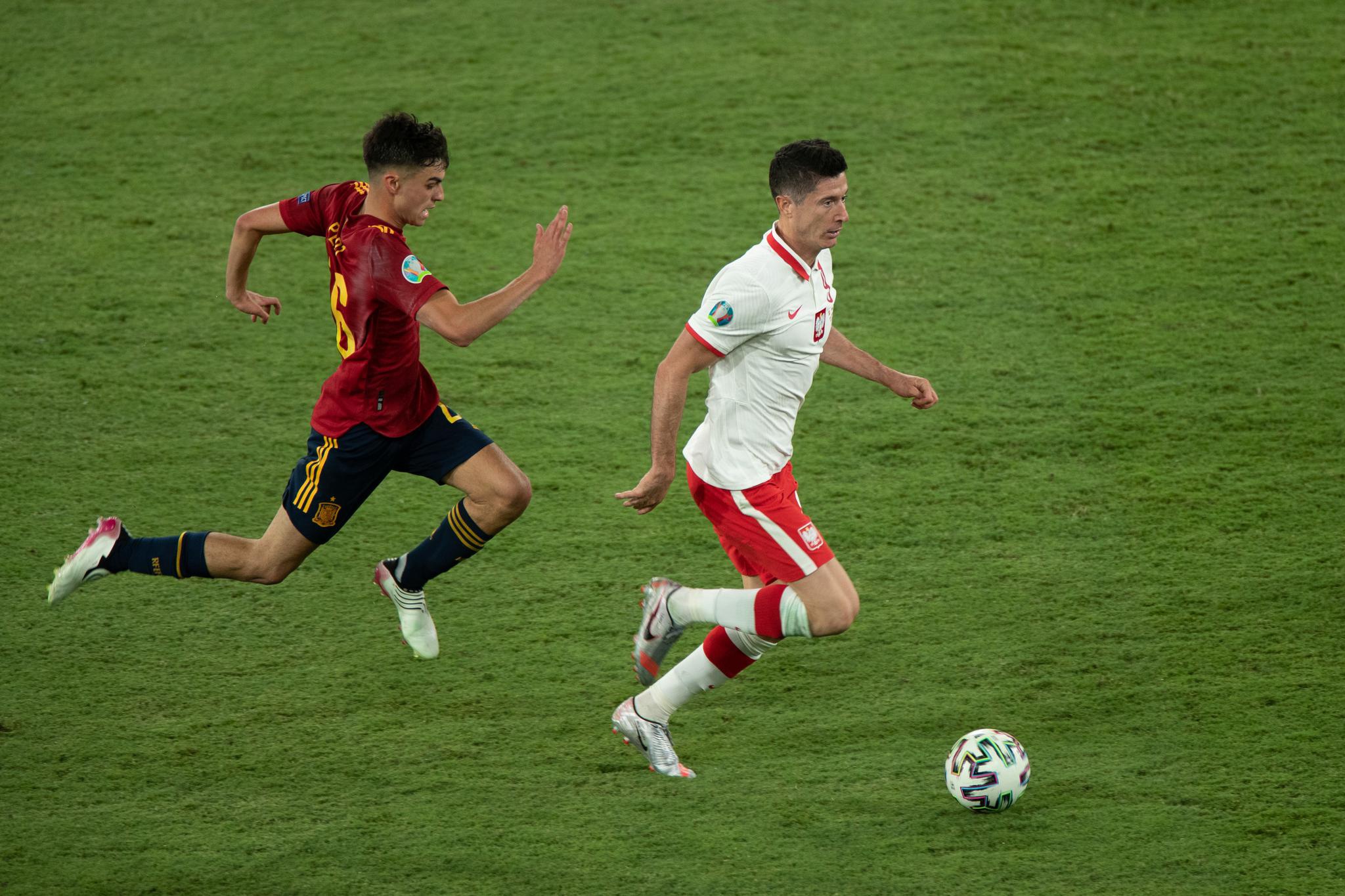 关于波兰国家队逼平对手,小组出线形势不明朗的信息 关于波兰国家队逼平对手,小组出线形势不明朗的信息