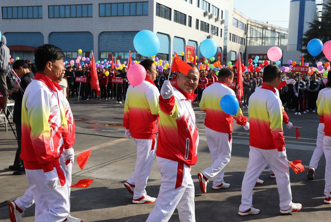 关于楚河汉界对峙,球员们角逐中体现拼搏精神的信息 关于楚河汉界对峙,球员们角逐中体现拼搏精神的信息