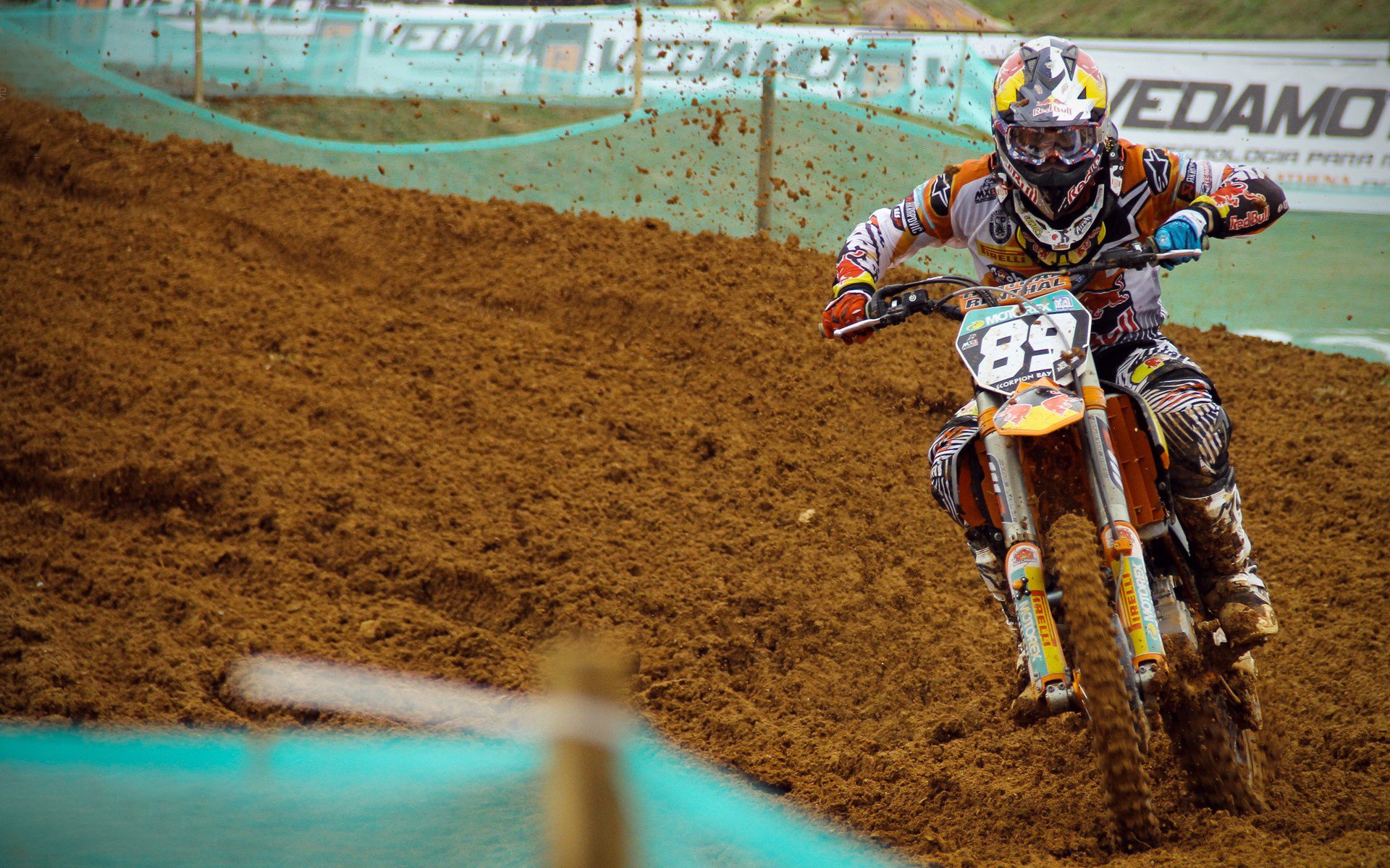 红土与硬地的交响，蒙特卡洛大师赛鏖战美网，西西帕斯如何扛起全队荣耀