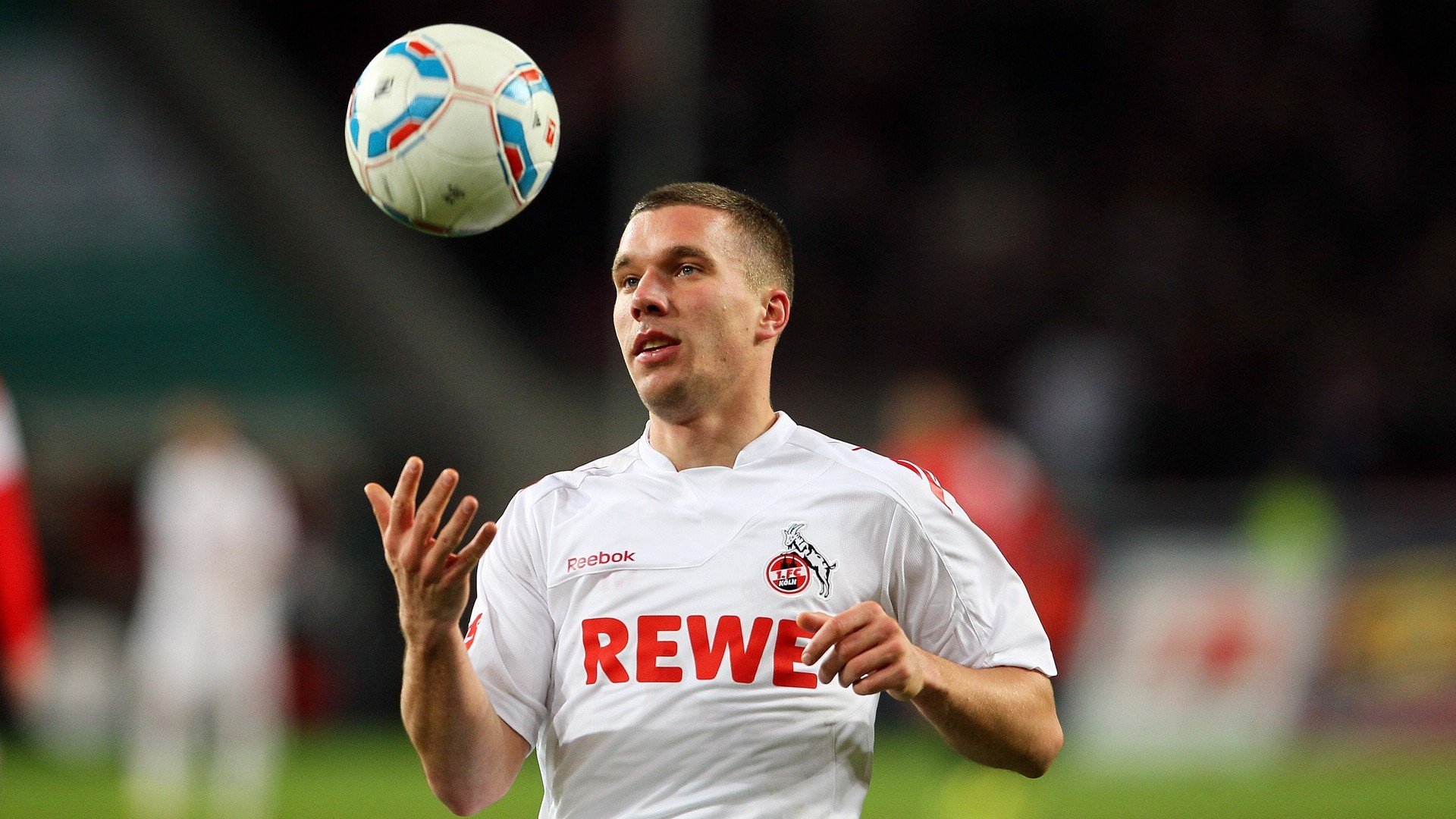 红色风暴席卷银箭主场，勒克莱尔惊艳四座，法拉利策略与速度双重碾压梅赛德斯